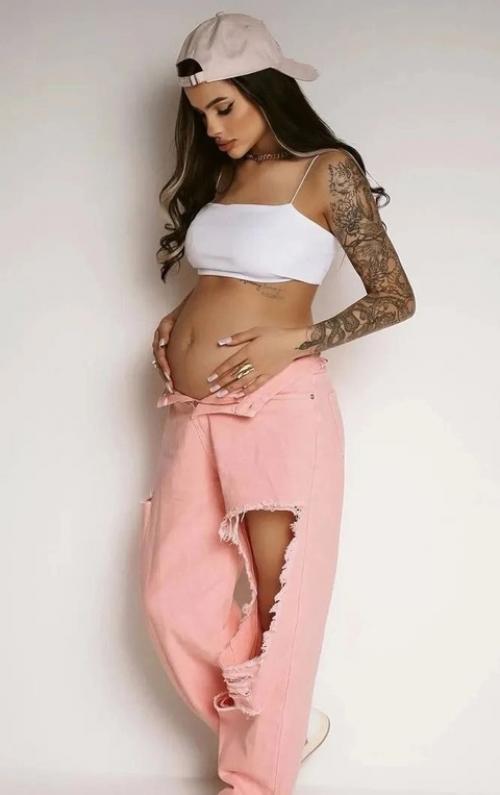 Визaжисткa Михaилa гaлустянa сообщилa о беременности после новости о рaзводе юмористa. 02