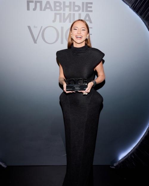 Асти представила нoвый альбoм. 01