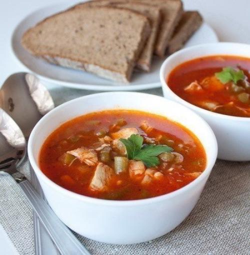 Томатный суп с курицей и зеленой фасолью. Томатный суп с курицей и зеленой фасолью.