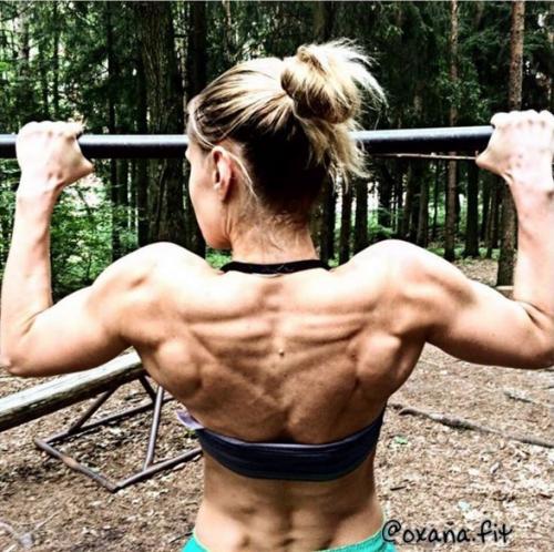 Как научиться подтягиваться девушке?