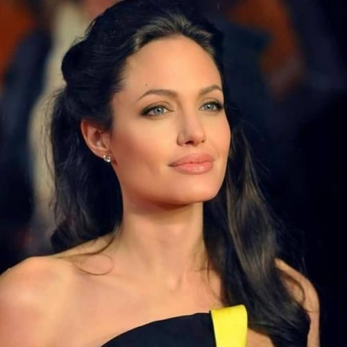 Удивительный факт об Анджелине Джоли. 01