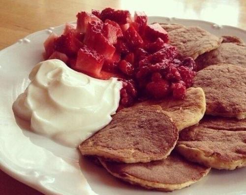 Банановые панкейки. 100 грамм = 80 ккал.