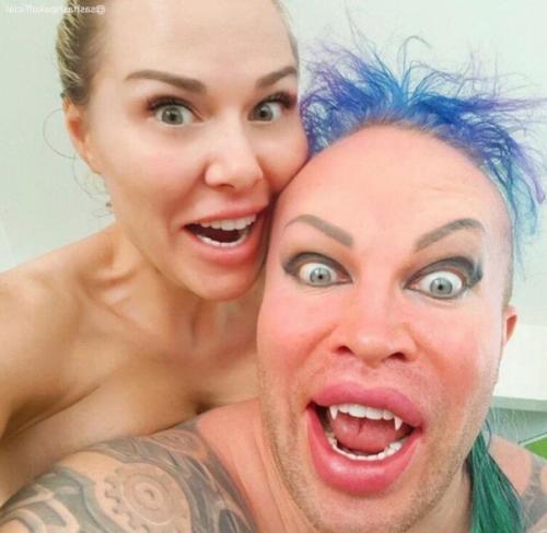 Самая эпатажная и яркая семья блогеров разводятся. 01