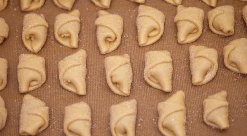 Рогалики с вареной сгущенкой. 06