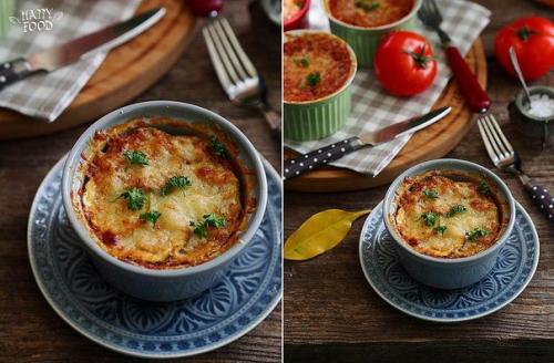 Гратен из цукини с томатным соусом с базиликом. Гратен из цукини с томатным соусом с базиликом.