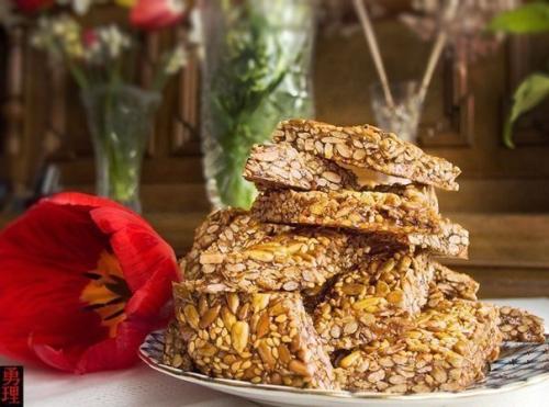 Козинаки с семечками и кунжутом. Козинаки с семечками и кунжутом.