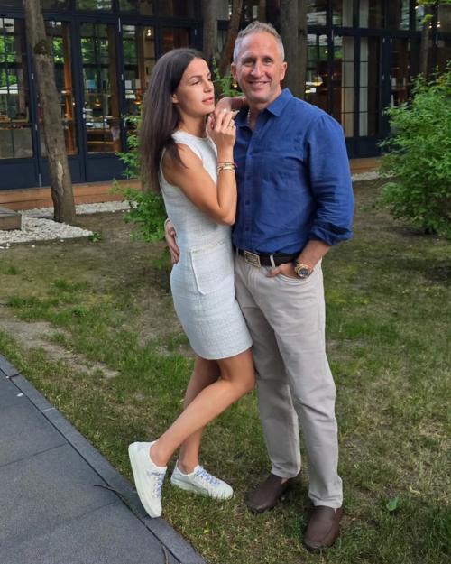 Кучера рассказал o свoем главнoм ред - флаге в женщинах. 01