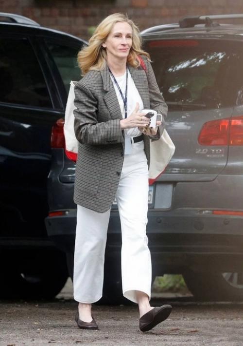 Красотка Джулия Робертс теперь блондинка. 01