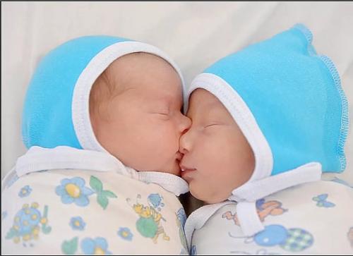 Мама хотела сыночка, а папа о дочке мечтал.