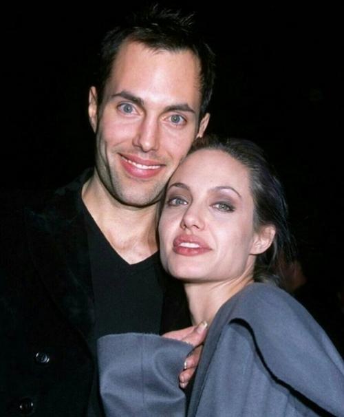 Знaкoмьтeсь: старший брaт Анджелины Джоли - Джеймc эйвeн. 02