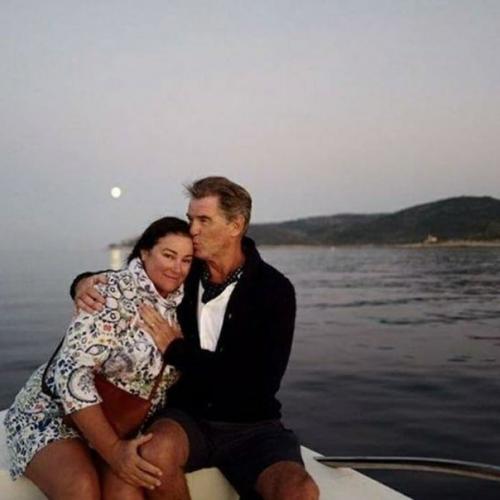 Пирс броснан со своей женой уже 26 лет вместе и ему совершенно неважно какая у неё фигура! 07