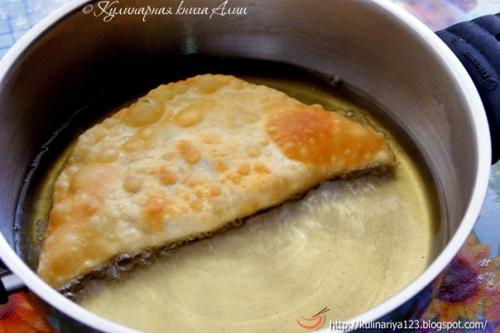 Домашние чебуреки. Понадобится: 08