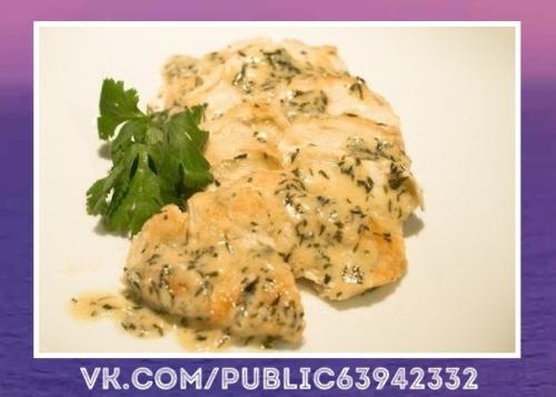 Праздничный рецепт.  Курица в мультиварке в сметанном соусе. Праздничный рецепт.  Курица в мультиварке в сметанном соусе.