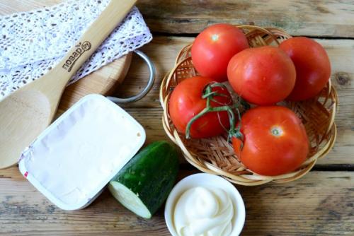 Помидоры, фаршированные сыром и огурцами. 01 Помидоры, фаршированные сыром и огурцами. 01