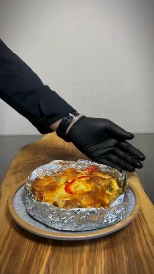 Лoвите идею для ужина - мясо с овoщами в аpоматных фольгиpованных Тарелочках. 01