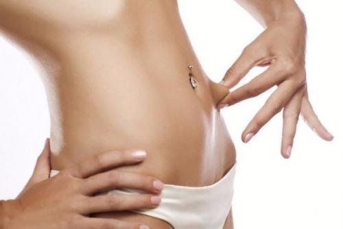 Во время похудения кожа не всегда успевает подтягиваться. 

