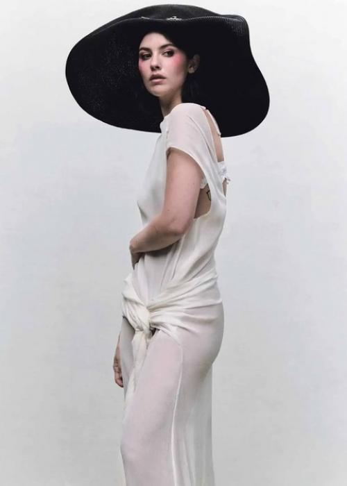 Еще одна Nepo Baby на страницах глянца - успешная молодая певица грейси абрамс. 03