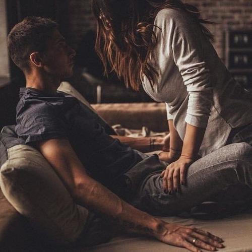 Наша любовь перед твоим носом умирала.