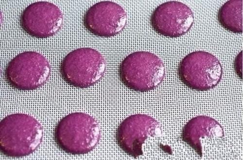 Черничные макаруны? Ингредиенты: 05 Черничные макаруны? Ингредиенты: 05