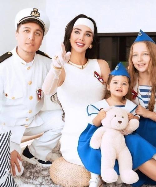 Жена Тимура хайдарова впервые лицо их двухмесячной дочери показала. 02