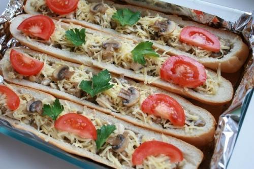 Фаршированный багет с курочкой, сыром и шампиньонами. 05