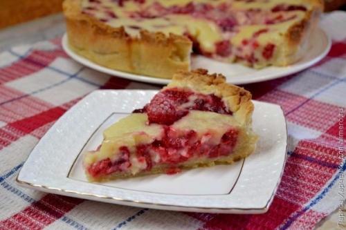 Цветаевский пирог с малиновой начинкой.